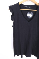 חולצה מעוצבת חדשה בשחור- M-L